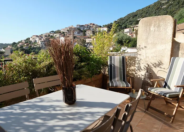 Standing - Village * Лумио